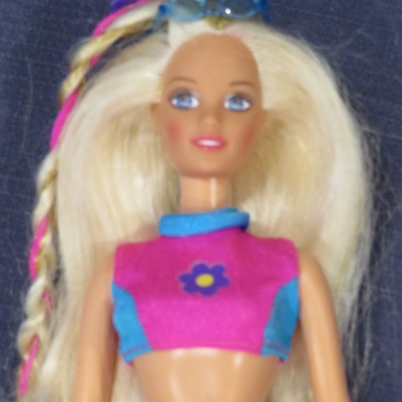 Vintage Barbie 1996 Teen Skipper